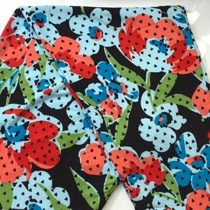 LuLaRoe Tall & Curvy Leggings
